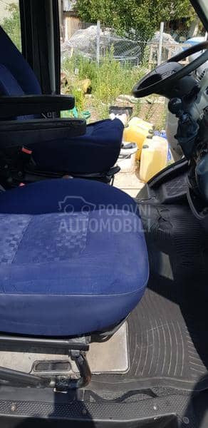 Peugeot Boxer 2.8 HDI 5 sedista