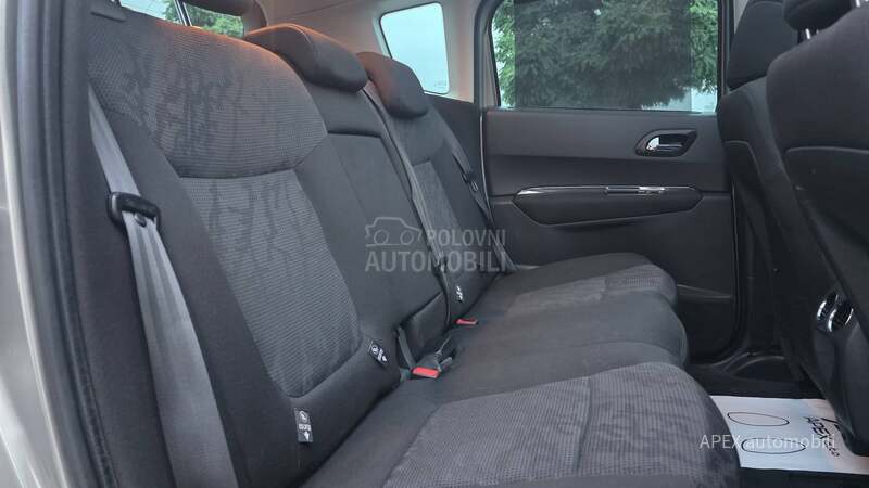 Peugeot 3008 1.6Hdi Pan Aut