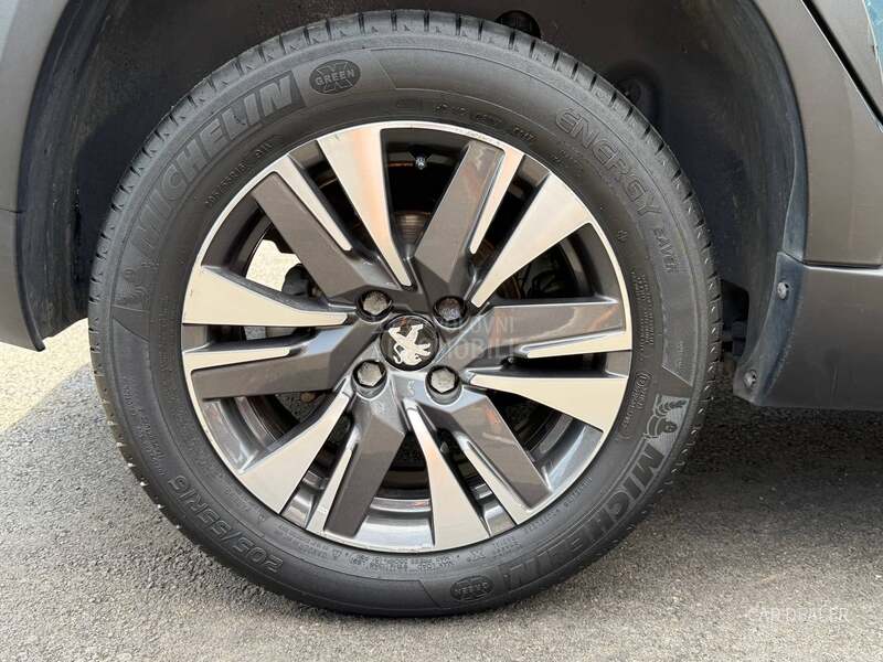 Peugeot 2008 1.6hdi/AUT/allure
