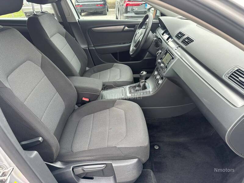 Volkswagen Passat B7 