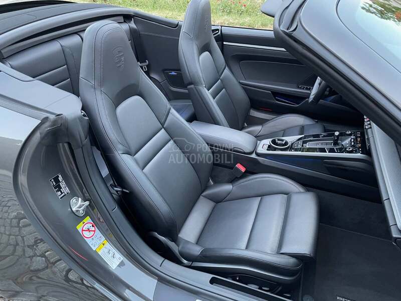 Porsche 911 Carrera 4