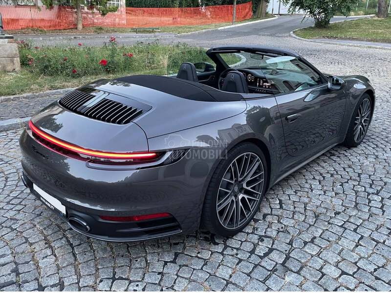 Porsche 911 Carrera 4