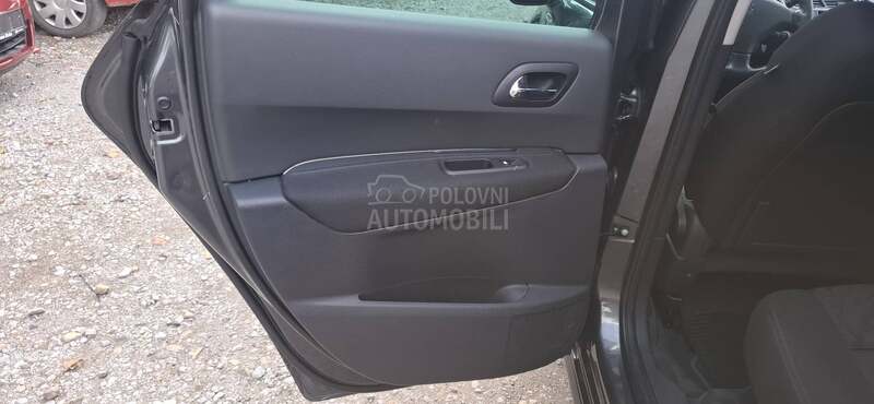 Peugeot 3008 1.6 HDI A.UTOMATIC