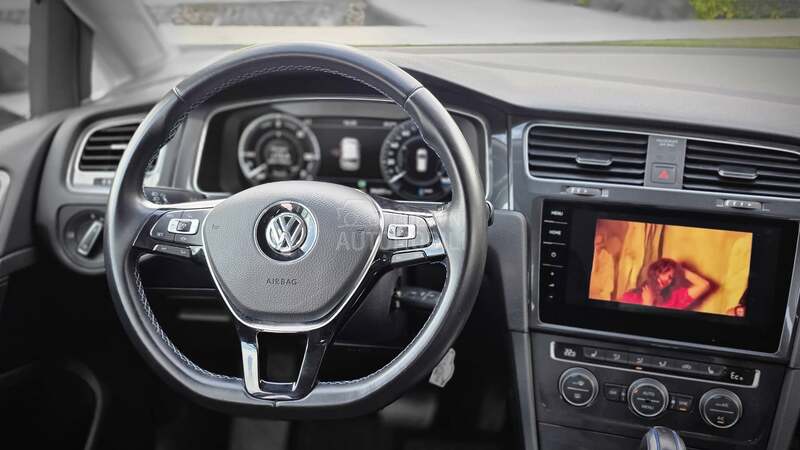 Volkswagen Golf 7 e Golf