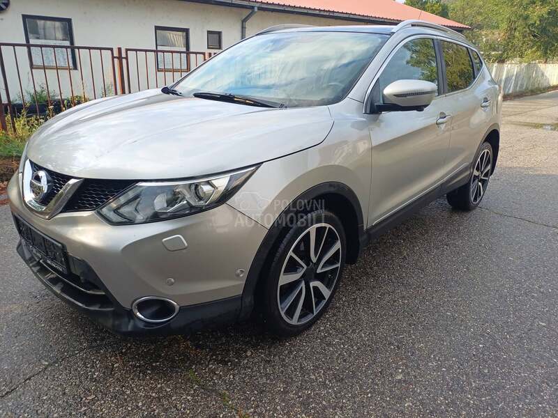 Nissan Qashqai 1.2 DIG-T TEKNA PANO