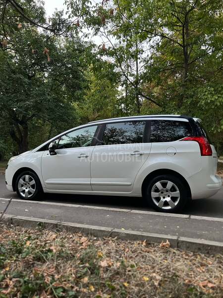 Peugeot 5008 1.6 hdi