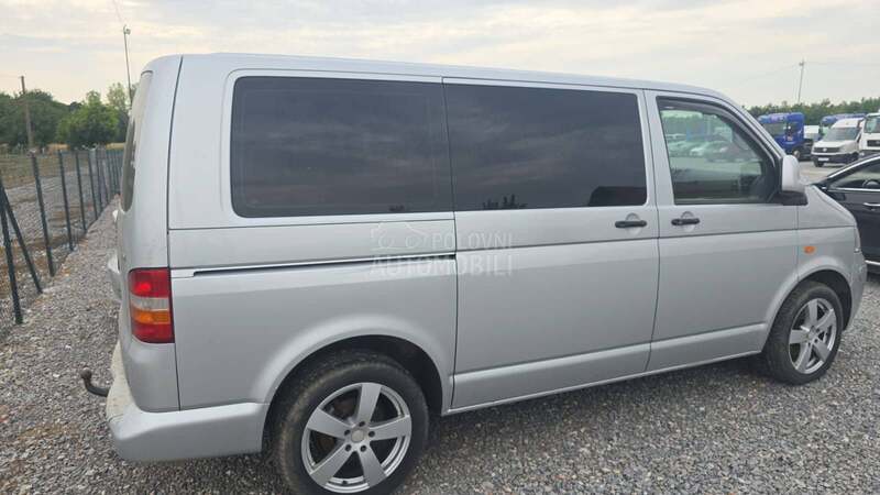 Volkswagen Transporter T5 2.5TDI