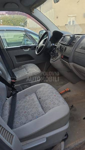 Volkswagen Transporter T5 2.5TDI