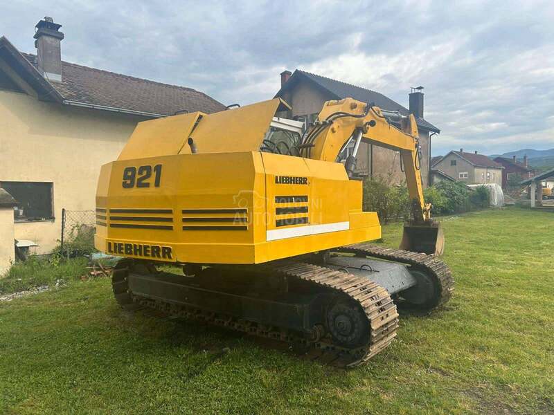 Liebherr 921