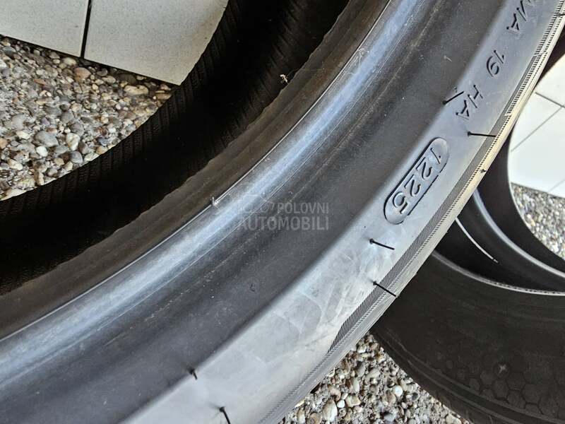 Hankook 235/45 R20 Letnja