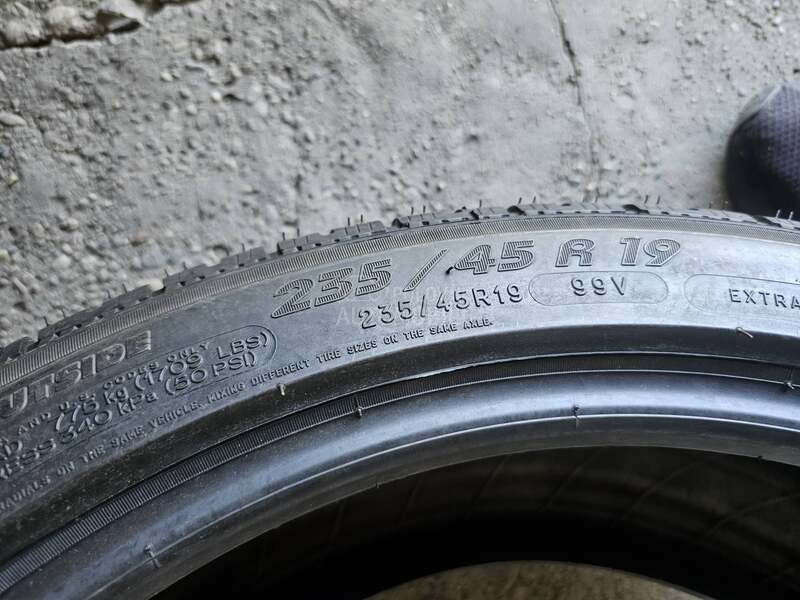 Michelin 235/45 R19 Zimska