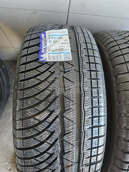 Michelin 235/45 R19 Zimska