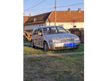 Volkswagen Golf 4 -  kompletan auto u delovima