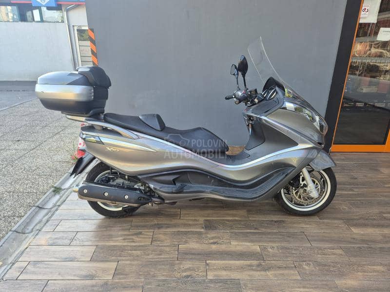 Piaggio X10