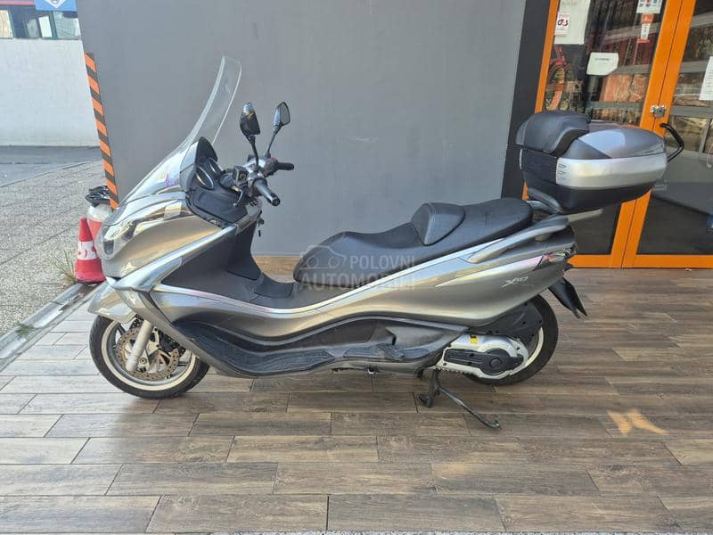 Piaggio X10