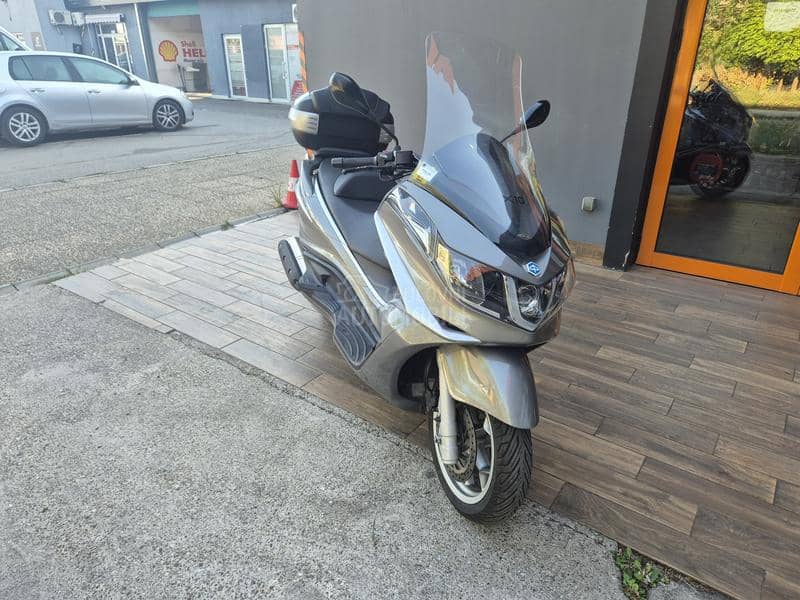 Piaggio X10