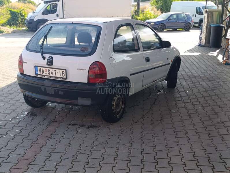 Opel Corsa B 1.0b