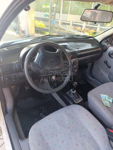 Opel Corsa B 1.0b