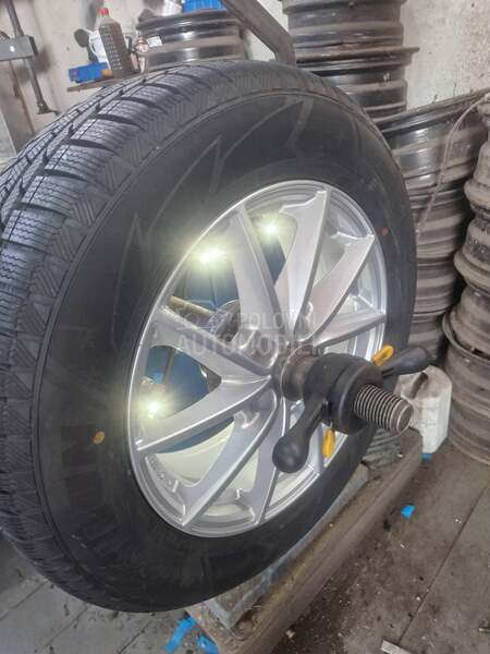 Sailun 215/65 R17 Zimska
