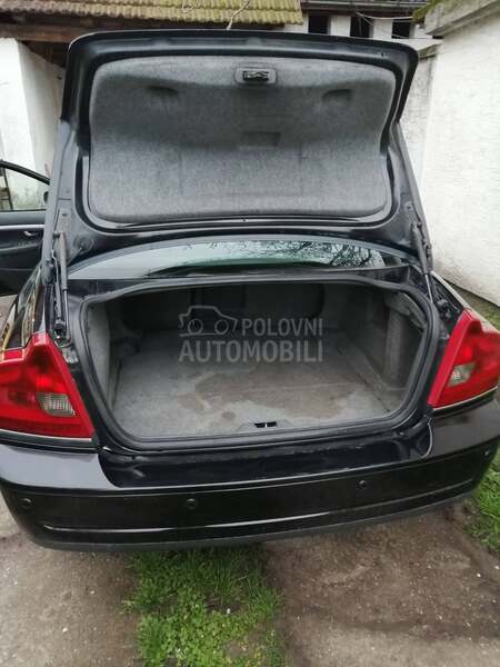 Volvo S80 2.4