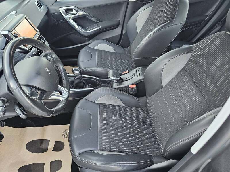 Peugeot 2008 1.6 i