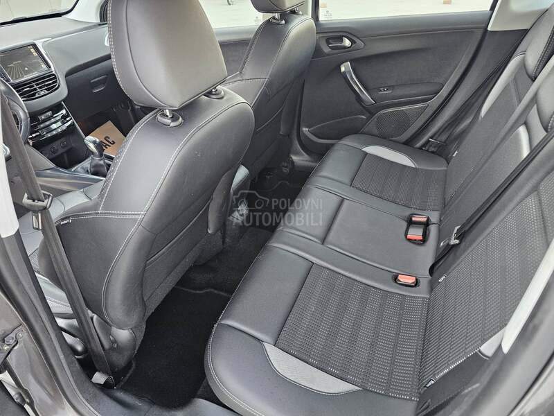 Peugeot 2008 1.6 i