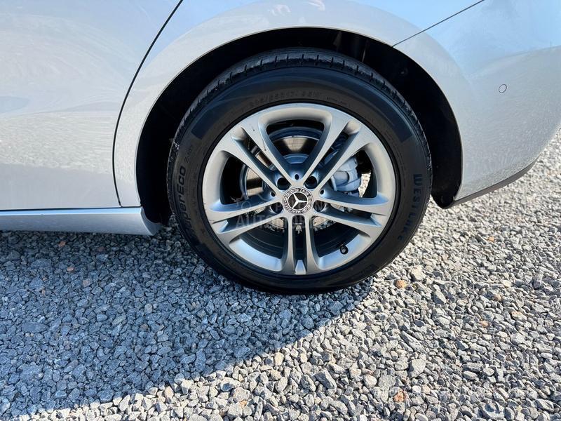 Mercedes Benz B 180 D 7G-DCT STYLE LINE