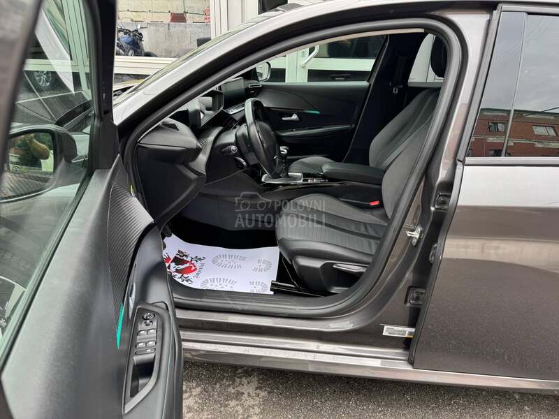 Peugeot 208 1.2b Allure
