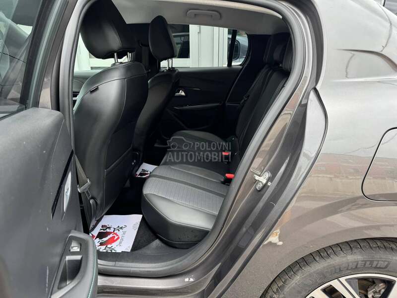 Peugeot 208 1.2b Allure
