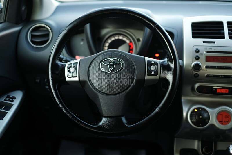 Toyota Urban Cruiser 1.4D4D 4x4 Cross