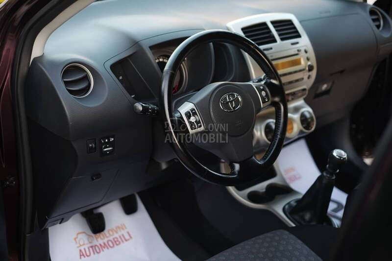 Toyota Urban Cruiser 1.4D4D 4x4 Cross