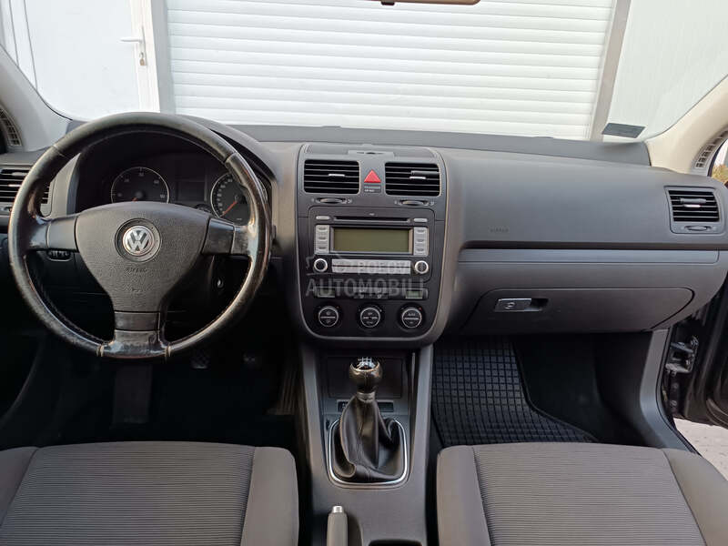 Volkswagen Golf 5 Lutkicaaa