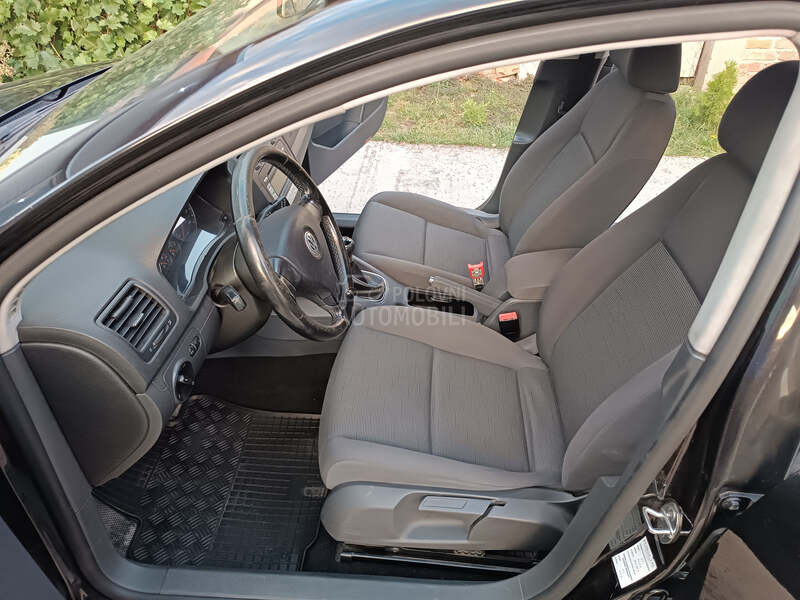 Volkswagen Golf 5 Lutkicaaa