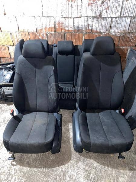 Sedista sa grejacima