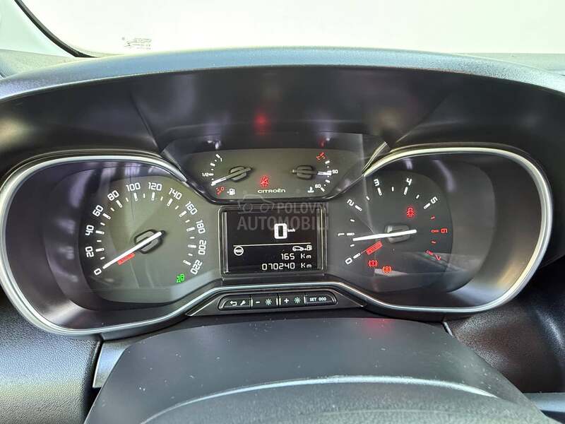 Citroen C3 Aircross 1.2 / SHINE