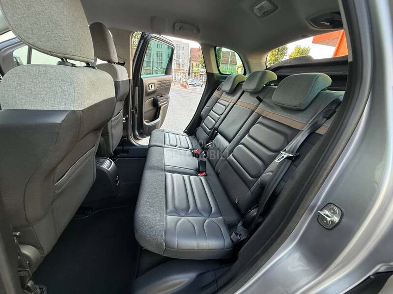 Citroen C3 Aircross 1.2 / SHINE