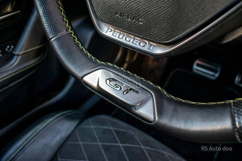 Peugeot 2008 GT LINE PANO