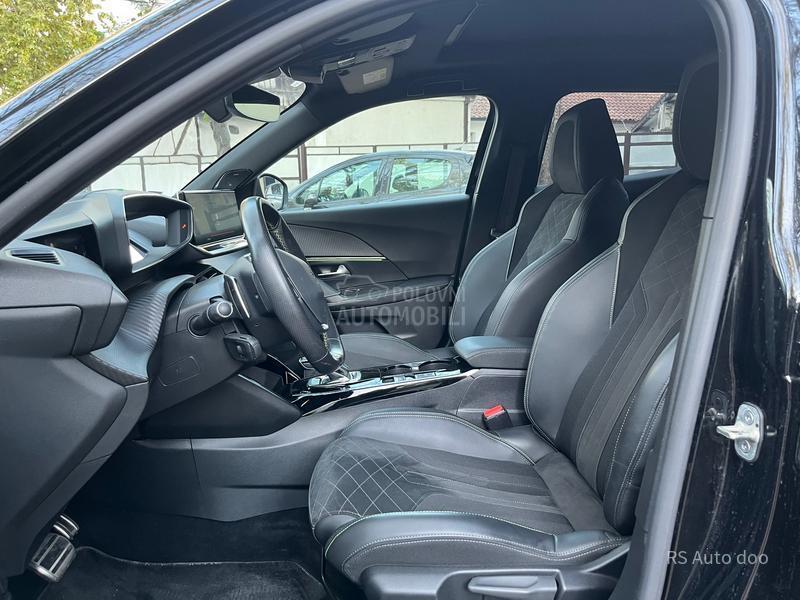 Peugeot 2008 GT LINE PANO