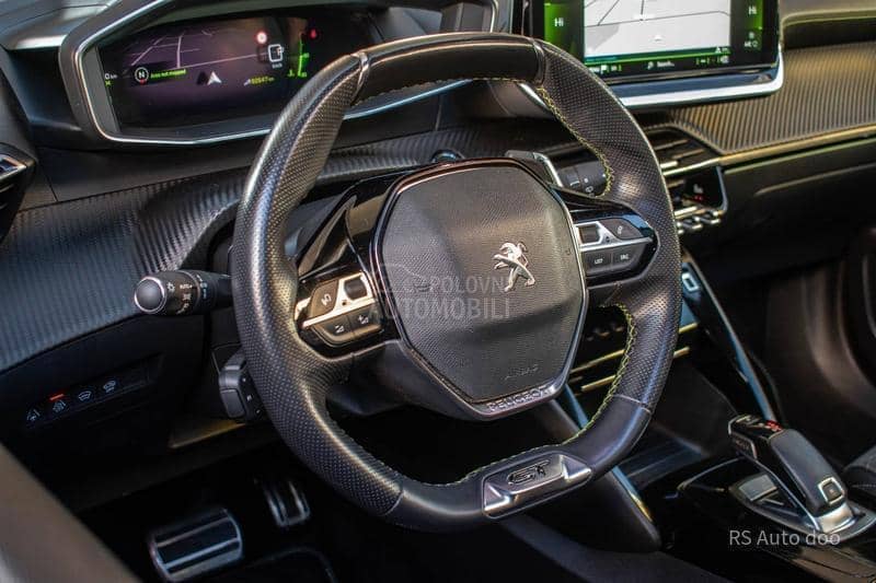 Peugeot 2008 GT LINE PANO
