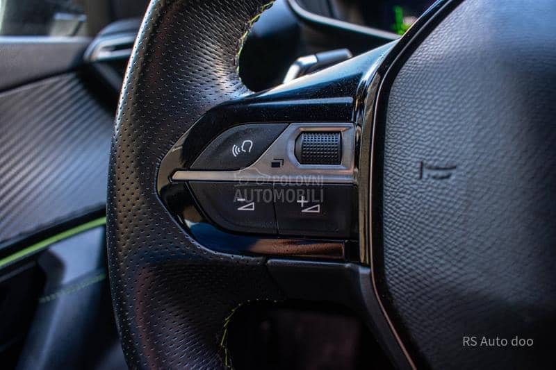 Peugeot 2008 GT LINE PANO
