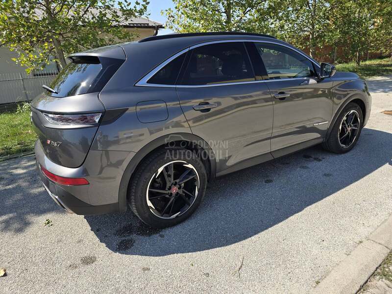 DS 7 1.6 E tense