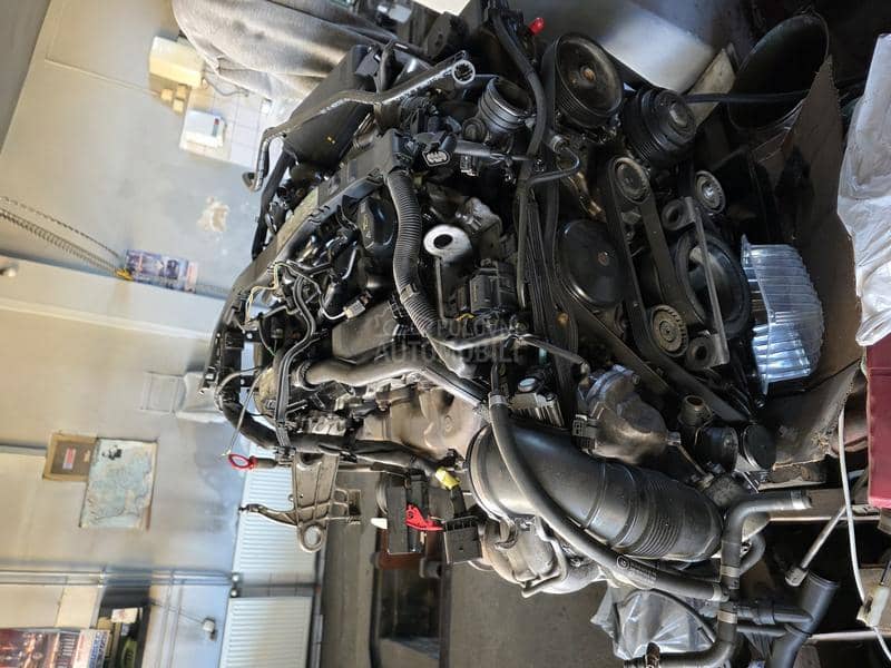 motor mercedes om651