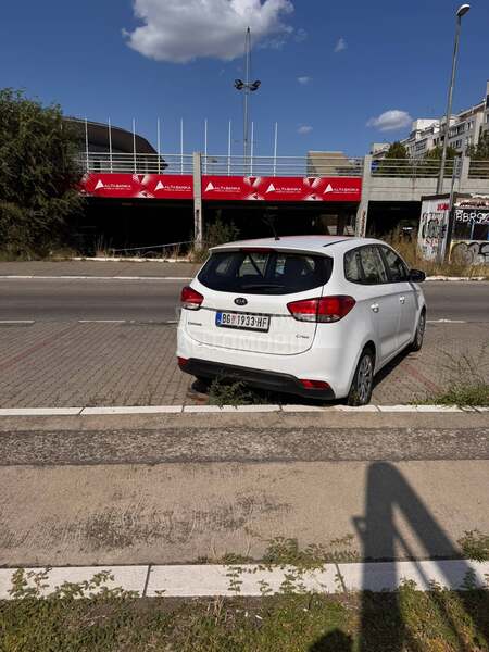 Kia Carens 