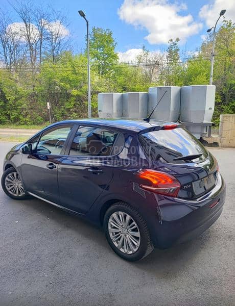 Peugeot 208 1.2 VTi Style