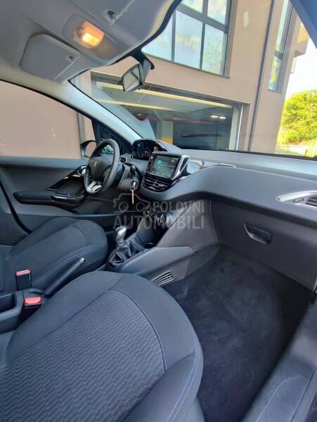 Peugeot 208 1.2 VTi Style