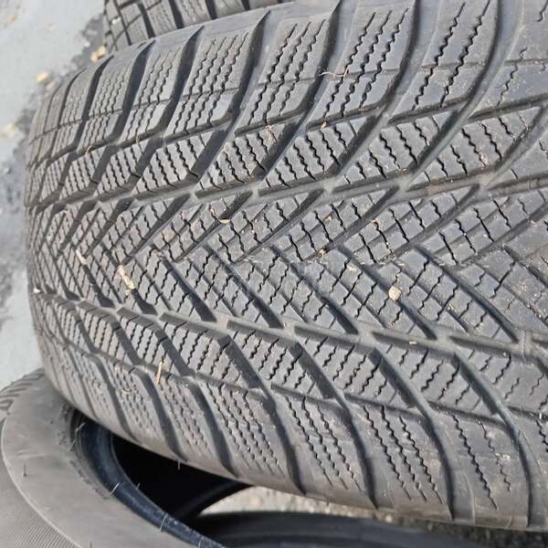 Bridgestone 205/55 R19 Zimska