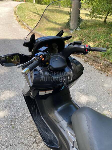 Suzuki Burgman 650