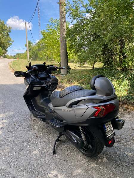 Suzuki Burgman 650
