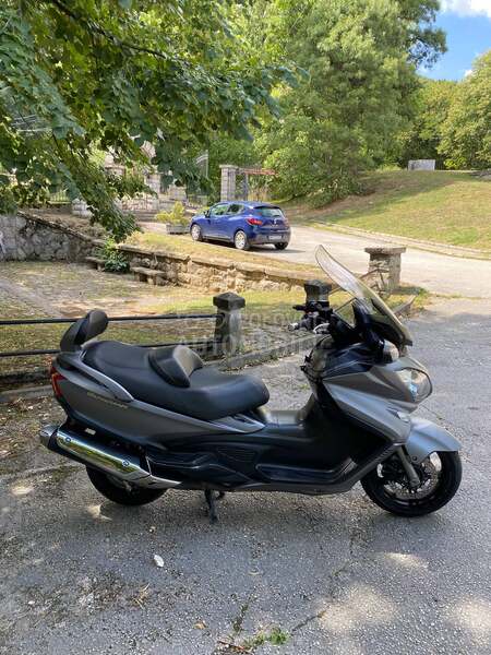 Suzuki Burgman 650