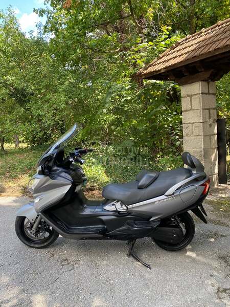 Suzuki Burgman 650